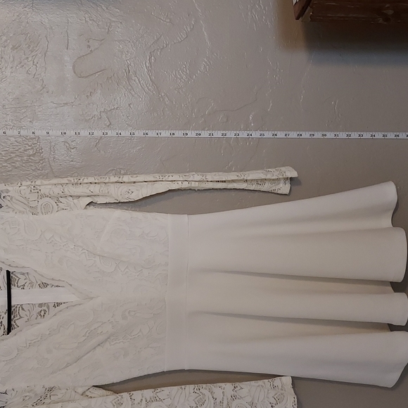 White, Long Sleeve (Lace), Thigh Length Dress, Size Small - Picture 4 of 4